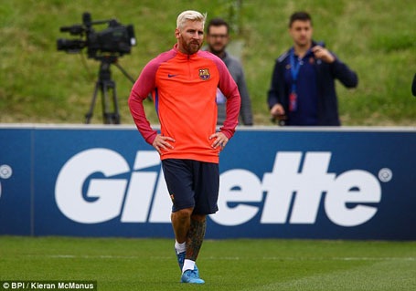 Messi gây sốt với mái tóc bạch kim trên đất Anh - 8 Messi quyết tâm trở lại mạnh mẽ sau giai đoạn vô cùng khó khăn