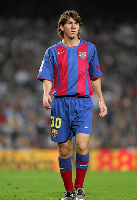 14 kiểu tóc của Messi đẹp nhất trong suốt sự nghiệp sân cỏ - ALONGWALKER