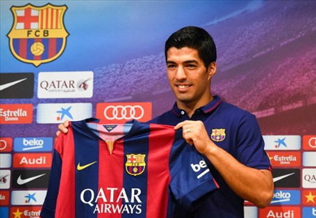 Mùa Hè năm 2014, Barcelona đã chi ra số tiền cực lớn (81,7 triệu euro) để chiêu mộ Luis Suarez, bất chấp việc cầu thủ này vừa nhận án cấm thi đấu 4 tháng từ FIFA. Thế nhưng, sau khi trở lại, chân sút người Uruguay đã hòa nhập rất nhanh và trở thành nhân tố cực kỳ quan trọng ở Barelona.