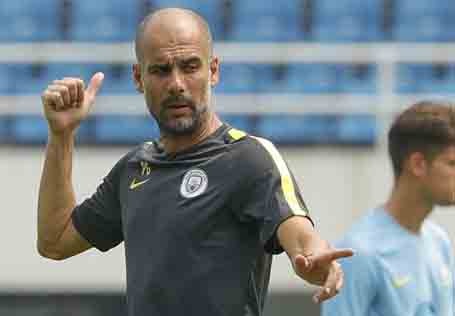 Chiếc bánh pizza và câu chuyện về Pep Guardiola - 1 Pep Guardiola thiết quân luật ở Man City