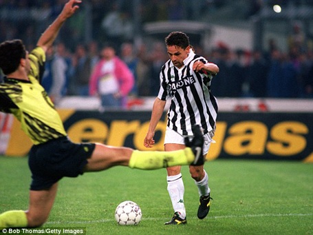 Ba năm sau, Juventus đã biến Roberto Baggio trở thành cầu thủ đắt giá nhất thế giới với mức phí 8 triệu bảng. Ở thành Turin, Baggio kế thừa áo số 10 của Michel Platini. Ông đã mang về cho Juventus 3 danh hiệu và đồng thời giành Quả bóng vàng năm 1993.