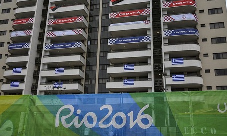 Làng Olympic xảy ra hỏa hoạn, vận động viên sợ mất mật - 1 Làng Olympic đã xảy ra hỏa hoạn 2 lần trong một tuần