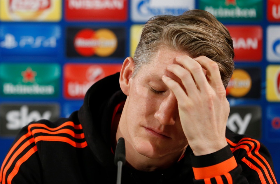 Mourinho chỉ đích danh hai cầu thủ rời MU - 1 Schweinsteiger sẽ phải rời khỏi MU