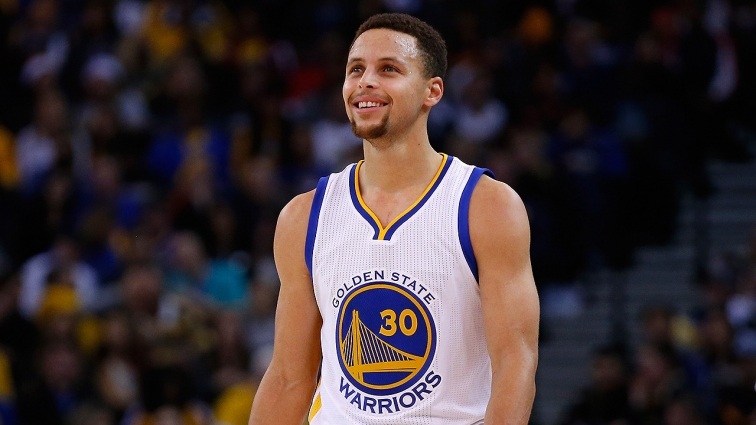 Trong bối cảnh Lebron James và nhiều ngôi sao khác không tham dự Olympic 2016 (vì muốn nghỉ ngơi), Stephen Curry là niềm hy vọng lớn nhất của đội tuyển bóng rổ Mỹ. Ngôi sao của Golden State Warriors sở hữu những pha ném rổ chính xác tới kinh ngạc. Anh vẫn giữ kỷ lục có nhiều lần ghi 3 điểm nhất trong một mùa giải ở NBA.
