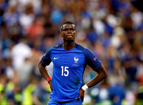 Rio Ferdinand: “Paul Pogba tới MU không phải vì tiền” - 1 Rio Ferdinand cho rằng Pogba tới MU không phải vì tiền