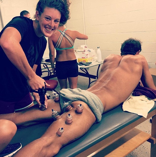 Michael Phelps và nhiều VĐV Mỹ “nghiện”… giác hơi - 2 Hình ảnh giác hơi của Michael Phelps đăng tải trên trang Instagram
