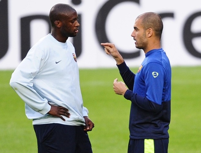 Sự vươn lên của Sergio Busquets đã khiến Yaya Toure phải bật bãi khỏi Nou Camp. Và rồi, chỉ sau 1 mùa giải, cầu thủ này bị bán cho Man City. Tại đây, tiền vệ người Bờ Biển Ngà mới có thể phát huy đầy đủ tài năng của mình và trở thành một trong những tiền vệ trung tâm hàng đầu thế giới. Dù vậy, Yaya Toure đã bước sang bên kia sườn dốc sự nghiệp. Do đó, việc anh tiếp tục bị Pep Guardiola gạch tên trong kế hoạch xây dựng Man City cũng là điều dễ hiểu.