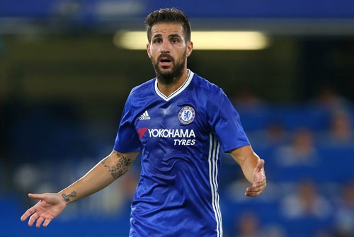 Tiền vệ người Tây Ban Nha không còn giữ được vị trí chính thức ở Chelsea. Dù cầu thủ này đã khẳng định muốn gắn bó cùng CLB nhưng mọi chuyện đều có thể xảy ra. Hai CLB Serie A là Inter và Juventus đều rất muốn chiêu mộ Fabregas. Mảnh đất Italia có thể giúp tiền vệ này tìm lại chính mình.