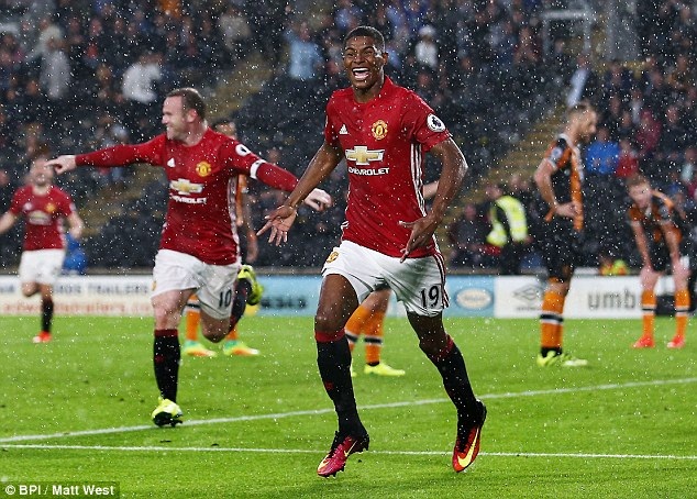 Rashford, măng non hiếm hoi của MU trụ lại thời Mourinho