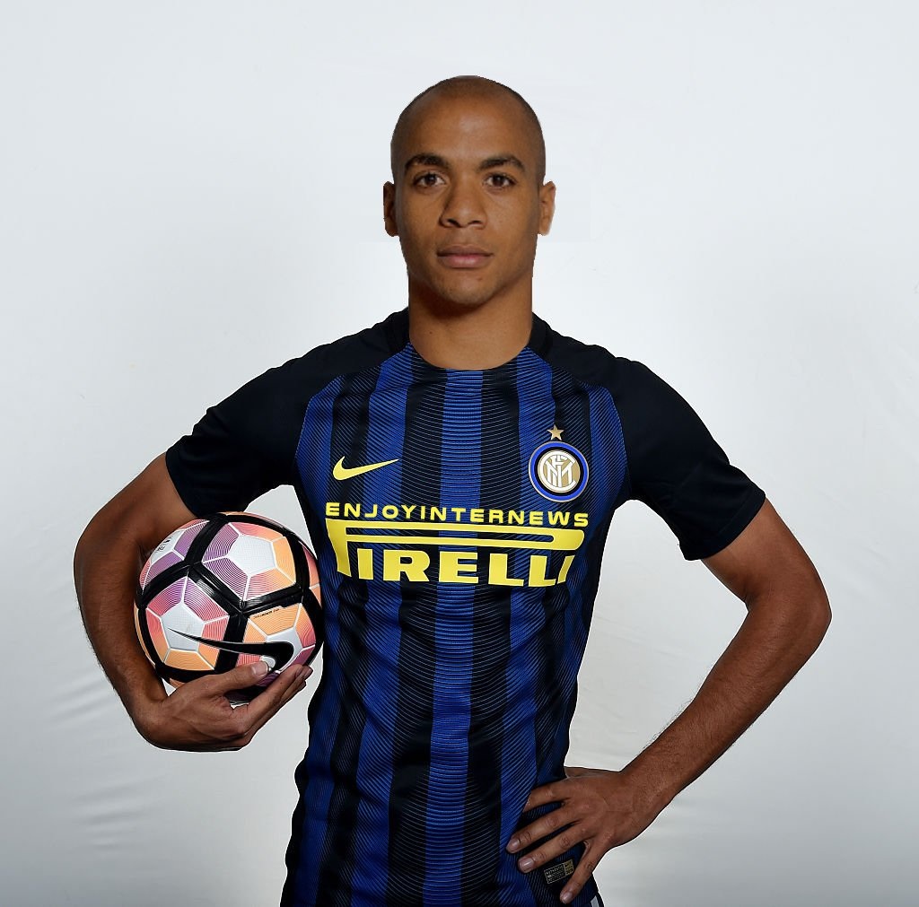 Inter đã gây sốc khi chi 45 triệu euro (34 triệu bảng) để sở hữu tiền vệ Joao Mario tờ Sporting Lisbon. Sau khi đổi chủ, CLB thành Milan đang quyết tâm giành vé dự Champions League mùa giải này.