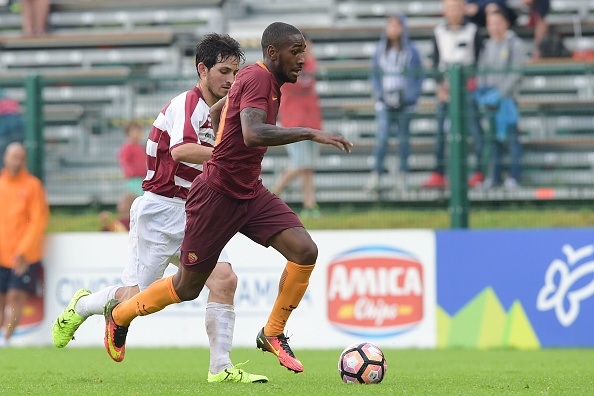 Mùa Hè này, AS Roma đã mang về rất nhiều tân binh như Gerson, Diego Perotti, Alisson, Mário Rui, Ervin Zukanovic, Juan Jesus, Federico Fazio... và đồng thời mua đứt Stephan El Shaarawy, Mohamed Salah, Edin Dzeko. Do đó số tiền CLB chi ra trong kỳ chuyển nhượng mùa Hè đã đội lên hơn 83 triệu bảng.