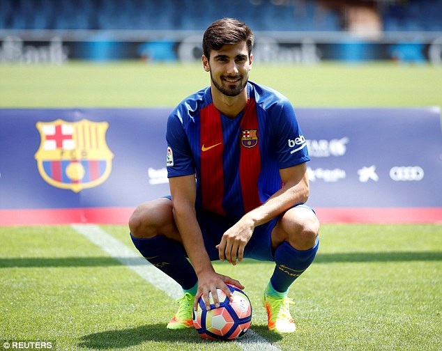 Siêu đội hình thuộc sở hữu của siêu cò Jorge Mendes - 2 Jorge Mendes vừa đạo diện thành công bom tấn Andre Gomes sang Barcelona