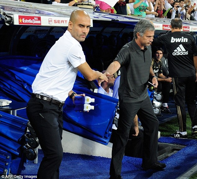 Những lần khẩu chiến nảy lửa giữa Mourinho và Pep Guardiola - 1 Mourinho và Pep Guardiola được xem là cặp kỳ phùng địch thủ nhiều duyên nợ bậc nhất làng túc cầu