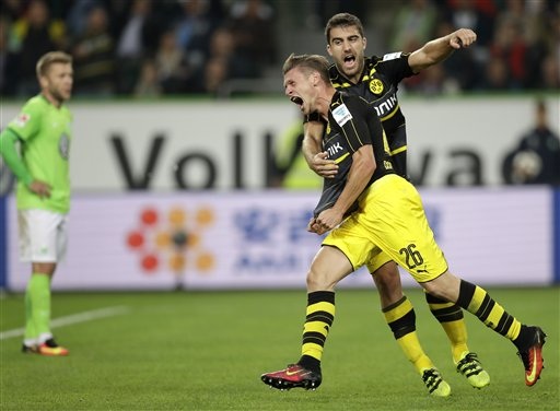 Wolfsburg 1-5 Dortmund: Aubameyang rực sáng - 1 Dortmund vùi dập Woflsburg với tỷ số 5-1