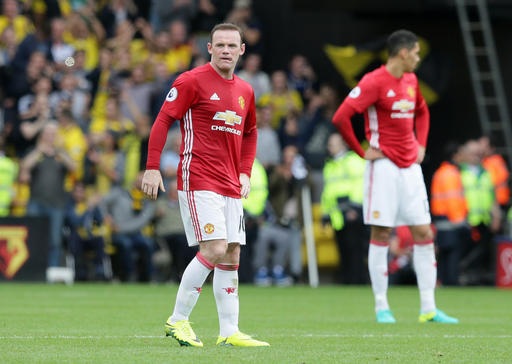 Mourinho cần sự cứng rắn của Pep Guardiola để giải quyết vụ Rooney - 1 Wayne Rooney đang trở thành gánh nặng của MU