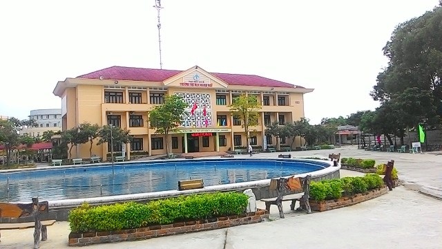 Trường triển khai chương trình “tài khoản học vụ”, sinh viên phản ứng - 2 Trường Đại học Ngoại ngữ (Đại học Huế)