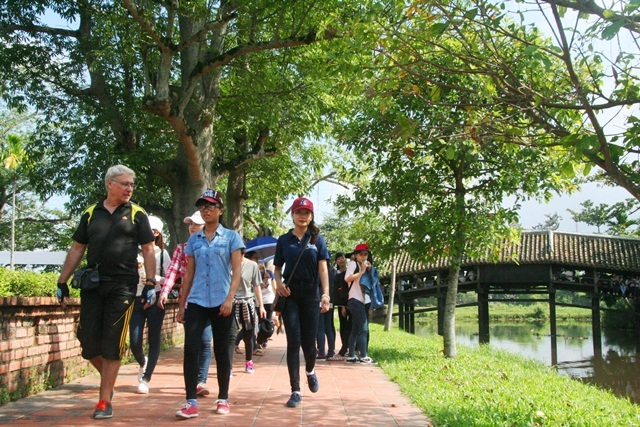 Thú vị chuyến tham quan nhà nông cụ bên cầu ngói Thanh Toàn - 17 Nhà nông cụ nằm sát cây cầu ngói Thanh Toàn độc đáo