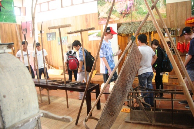 Thú vị chuyến tham quan nhà nông cụ bên cầu ngói Thanh Toàn - 3 Thú vị chuyến tham quan nhà nông cụ bên cầu ngói Thanh Toàn - 3