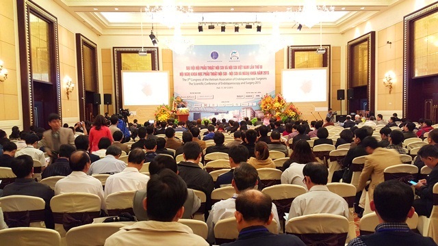 Giới thiệu nhiều thành tựu phẫu thuật nội soi và ngoại khoa của Việt Nam - 1 Gần 1.000 đại biểu tham dự Đại hội Hội Phẫu thuật Nội soi – Nội soi Việt Nam lần III và Hội nghị Khoa học phẫu thuật Nội soi – Nội soi và Ngoại khoa năm 2015 tại TP Huế