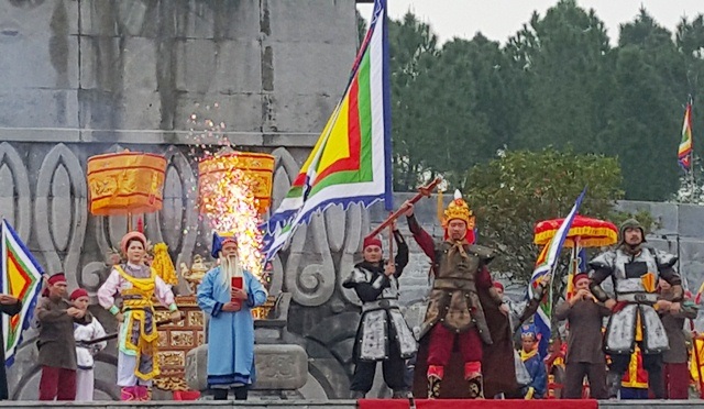 Tái hiện Nguyễn Huệ lên ngôi Hoàng đế, xuất quân đánh ngoại xâm - 3 Khung cảnh Nguyễn Huệ lên ngôi