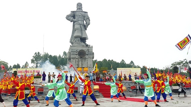 Tái hiện Nguyễn Huệ lên ngôi Hoàng đế, xuất quân đánh ngoại xâm - 6
Binh lính Tây Sơn duyệt binh và tiến quân ra Bắc