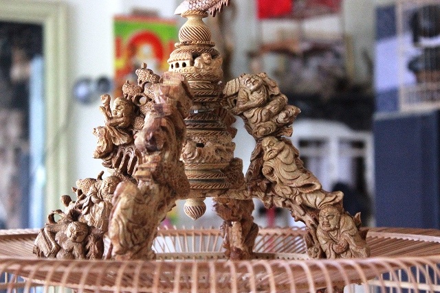 Nghệ nhân làm giàu từ những chiếc lồng chim giá ngàn "đô" - 4 Bát Tiên quy tụ, một chi tiết phải dày công mới làm ra được
