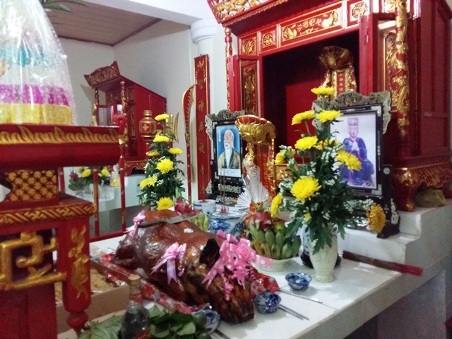 Miếu thờ các thần y tại Huế đón nhận bằng di tích lịch sử - 4 Bàn thờ thờ Hải thượng Lãn Ông Lê Hữu Trác và Tuệ Tĩnh thiền sư tại Miếu Tiên Y