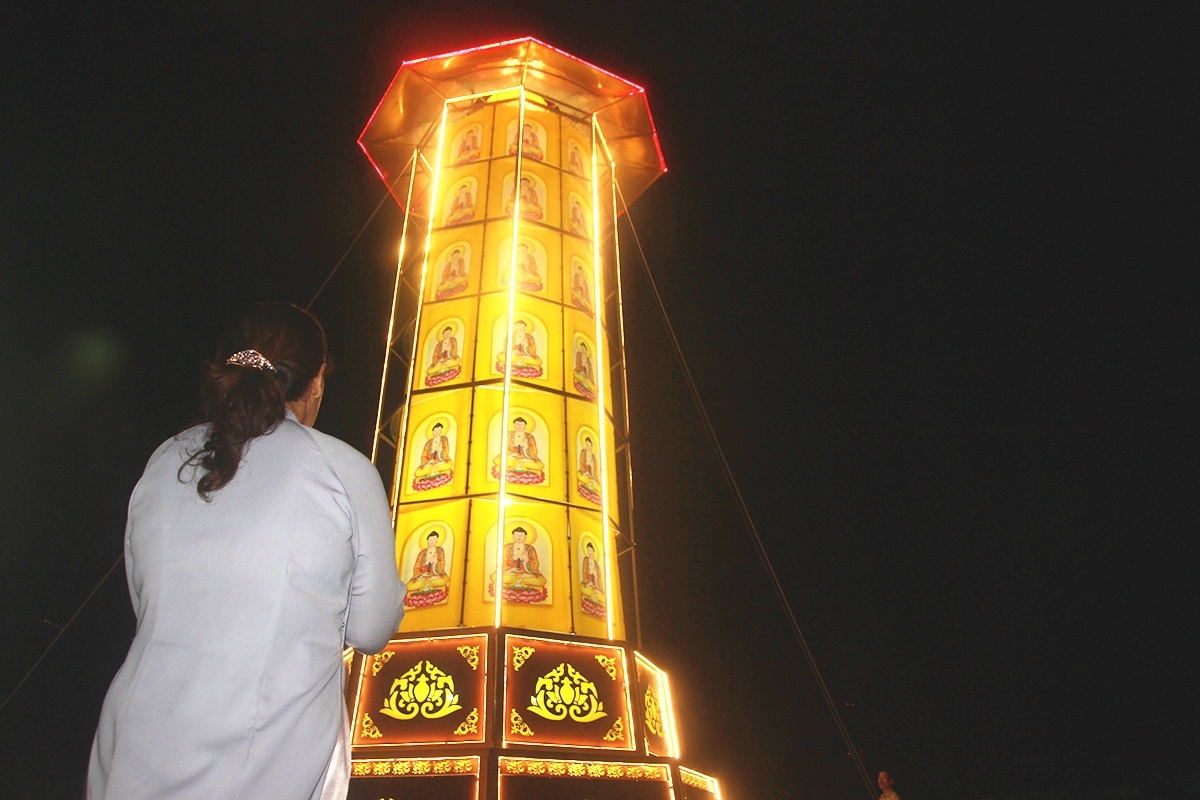 Cầu mong hạnh phúc, ấm no cho gia đình và toàn xã hội