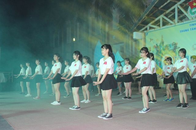 Sôi động cuộc thi dân vũ quốc tế của sinh viên Huế - 3 Sôi động cuộc thi dân vũ quốc tế của sinh viên Huế - 3