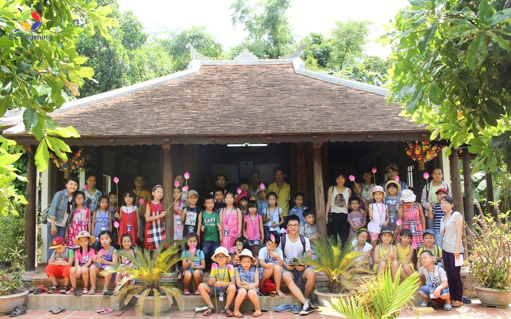 Học viên khóa tiếng Anh Hè bán trú - Amazing Summer 2015 của EZ Learning trong chuyến dã ngoại tại làng Hoa giấy Thanh Tiên - Huế