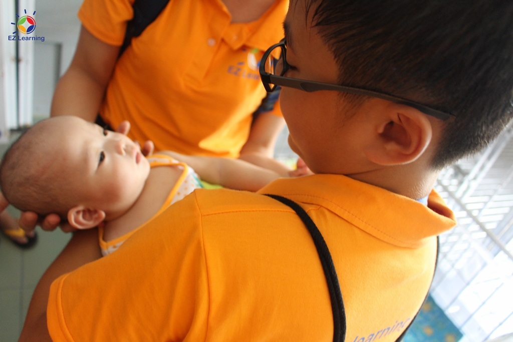 Những trải nghiệm về cuộc sống sẽ giúp trẻ hình thành nhân cách tốt