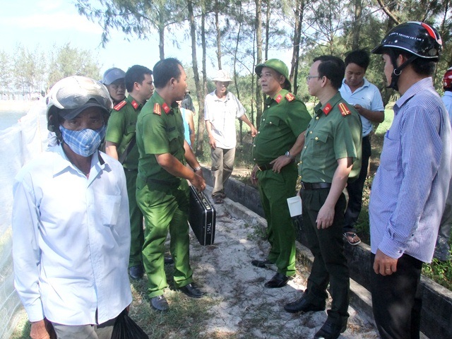 Hai cháu nhỏ chết đuối khi đi bắt sứa mưu sinh - 3 Công an tỉnh Thừa Thiên Huế đến hiện trường các vụ chết đuối điều tra nguyên nhân tai nạn
