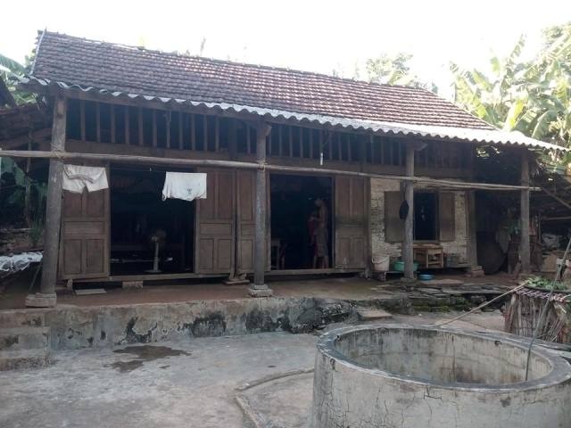 Xót xa cảnh chồng thương tật sọ não chăm vợ đang nguy kịch vì bệnh ung thư - 6 Gia cảnh nghèo khó của nhà anh Hạnh
