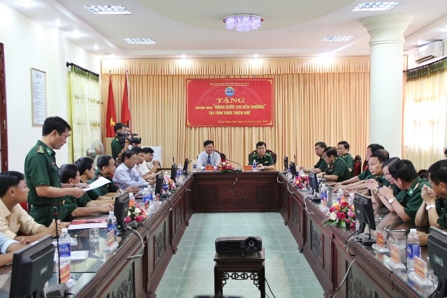 Buổi lễ trao tặng tiền cho HS nghèo tại Huế của Bộ Tư lệnh BĐBP