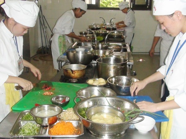 Trường Cao đẳng nghề Du lịch Huế - Nơi đào tạo nghề du lịch chất lượng tại miền Trung & Tây Nguyên - 8 Nghề Kỹ thuật chế biến món ăn