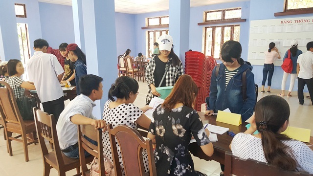 Đại học Huế: Nhộn nhịp thí sinh, phụ huynh đi nộp nguyện vọng 1 - 9 Bàn của các trường Đại học thành viên, Khoa và Phân hiệu trực thuộc Đại học Huế