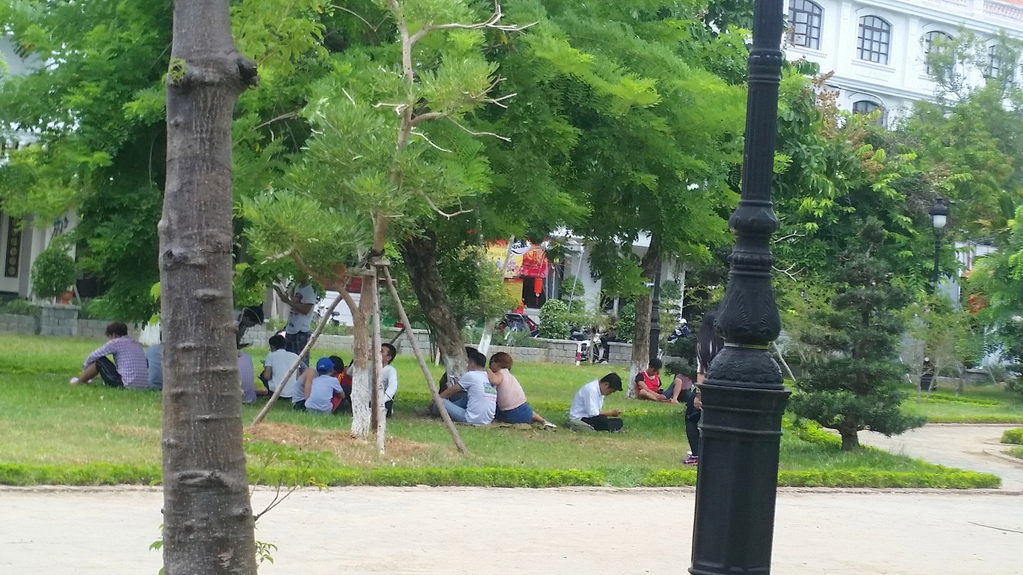 Một bộ phận các bạn trẻ Huế đã bắt đầu nghiện Pokemon Go