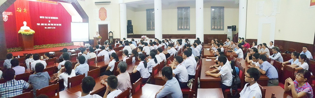 2 bài giảng Toán học thú vị của GS. Ngô Bảo Châu và GS. John Ball - 4 Đông đảo người hâm mộ và giới toán học đã đến nghe buổi giảng của 2 giáo sư