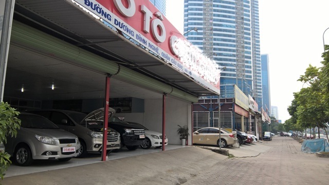 Đón lõng giá xe rẻ, chợ ô tô mọc như nấm sau mưa - 4 Dọc đường Phạm Hùng, phải có đến 50 cửa hàng, đại lý xe hơi, tốc độ mọc lên chóng mặt chỉ từ 2 năm trở lại đây