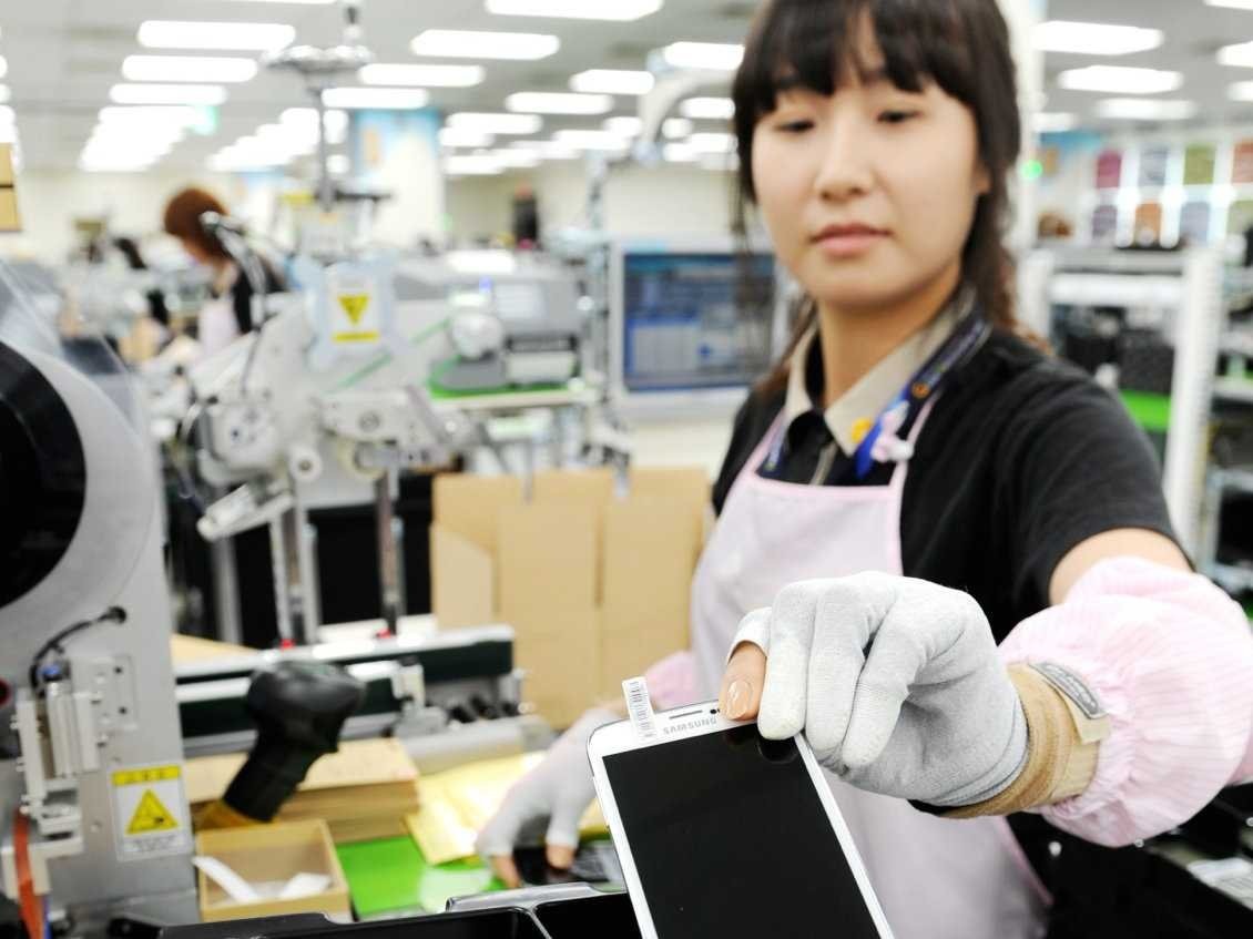 Tăng trưởng 6 tháng có dấu hiệu chững lại, do đâu? - 1
Tăng trưởng GDP có dấu hiệu chững lại trong 6 tháng đầu năm, đe dọa bất ổn về ngân sách và việc làm