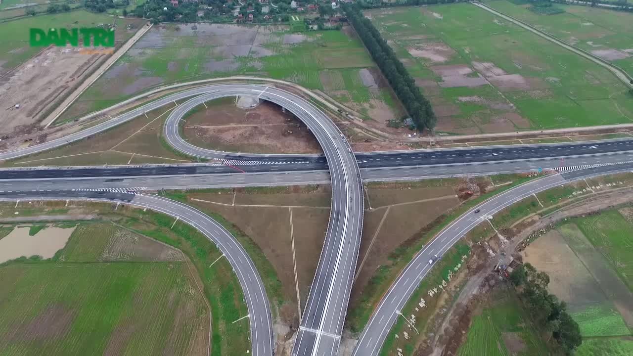 Hải Phòng thành "quán quân" hút vốn ngoại 7 tháng đầu năm - 1
Hải Phòng đang dẫn đầu cả nước về thu hút FDI, động lực cho tăng thu hút vốn ngoại chắc chắn do hạ tầng, đường cao tốc về địa phương này