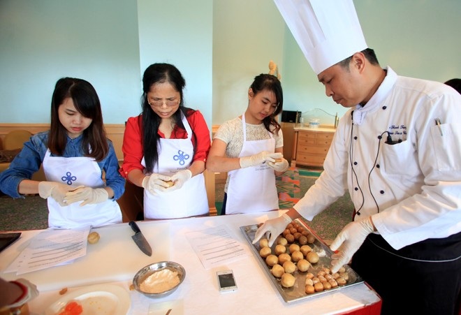 1 lớp học làm bánh trung thu (ảnh minh họa)