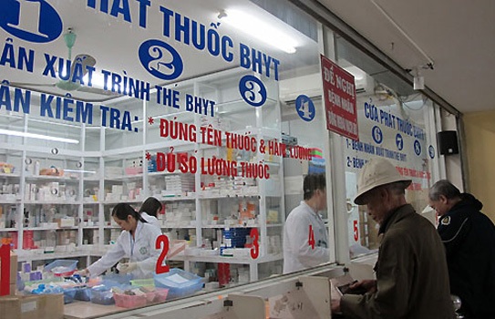 Kiên Giang: Nhiều dấu hiệu giả mạo công văn của Bộ Y tế trong đấu thầu thuốc - 1
Đoàn kiểm tra của Bộ Y tế và Bảo hiểm xã hội Việt Nam sau khi kiểm tra phát hiện một số dấu hiệu vi phạm về đấu thầu ở Sở Y tế tỉnh Kiên Giang