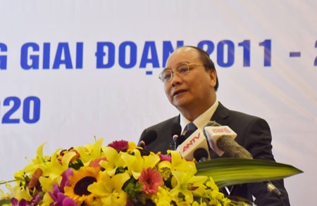 “Hai mươi năm trước, giao thông Nhật Bản, Singapore cũng chỉ như ta!” - 1 Phó Thủ tướng Nguyễn Xuân Phúc chỉ đạo Hội nghị bảo đảm trật tự, an toàn giao thông sáng 8/12