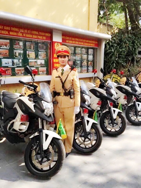 Nữ cảnh sát xinh đẹp kể chuyện những ngày dẫn đoàn Tổng thống Obama - 3 Nữ CSGT dẫn đoàn Hoàng Thị Hải Hà