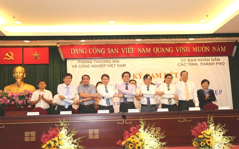 Phó Thủ tướng Vương Đình Huệ: “Kỷ luật theo quy trình lâu lắm, tốt nhất là cho nghỉ việc!” - 2 Các tỉnh và thành phố phía Nam cam kết tạo lập môi trường kinh doanh thuận lợi cho doanh nghiệp, thực hiện Nghị quyết 35/NQ-CP