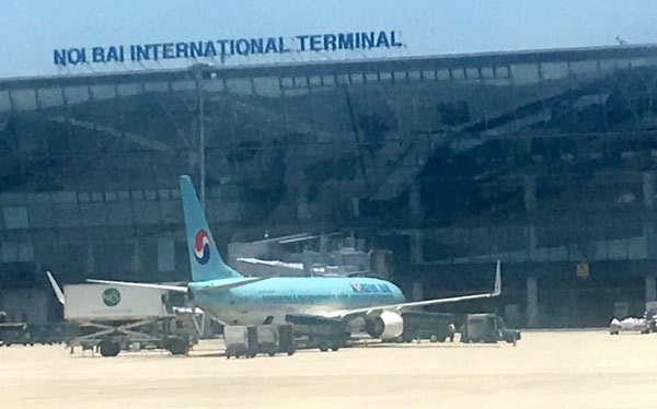 Khách VIP bị phạt 4 triệu đồng vì đá hỏng 3 ghế máy bay - 1 Máy bay của Hãng hàng không Korean tại sân bay quốc tế Nội Bài