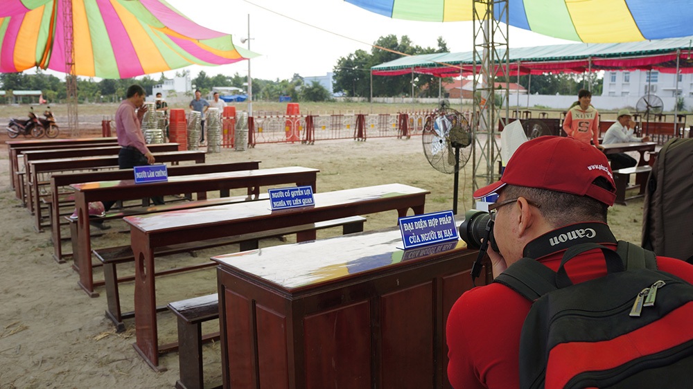 Khoảng trên 100 phóng viên đã đăng kí tham dự, đưa tin phiên tòa