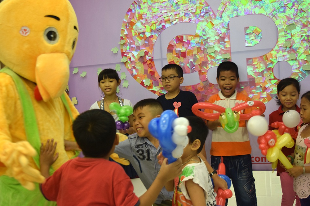 17.000 cán bộ, công nhân tham gia hiến máu trong chiến dịch “Hành trình đỏ” - 2 Bệnh nhi mắc chứng bệnh tan máu bẩm sinh hồn nhiên vui đùa nhưng các em không biết đang mang trong người căn bệnh quái ác