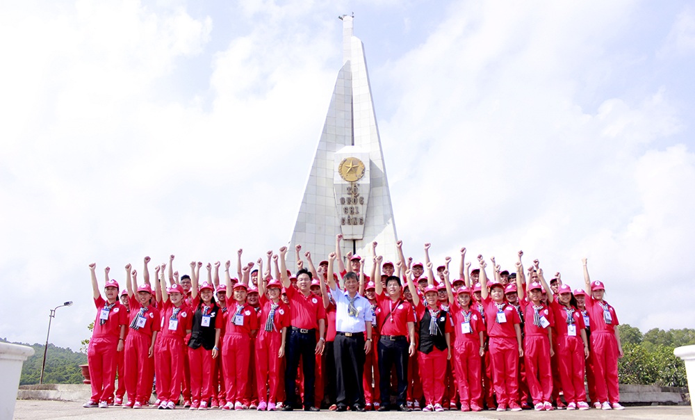 “Sắc đỏ” xuyên Việt tri ân ngày thương binh, liệt sĩ 27/7 - 6 “Sắc đỏ” xuyên Việt tri ân ngày thương binh, liệt sĩ 27/7 - 6